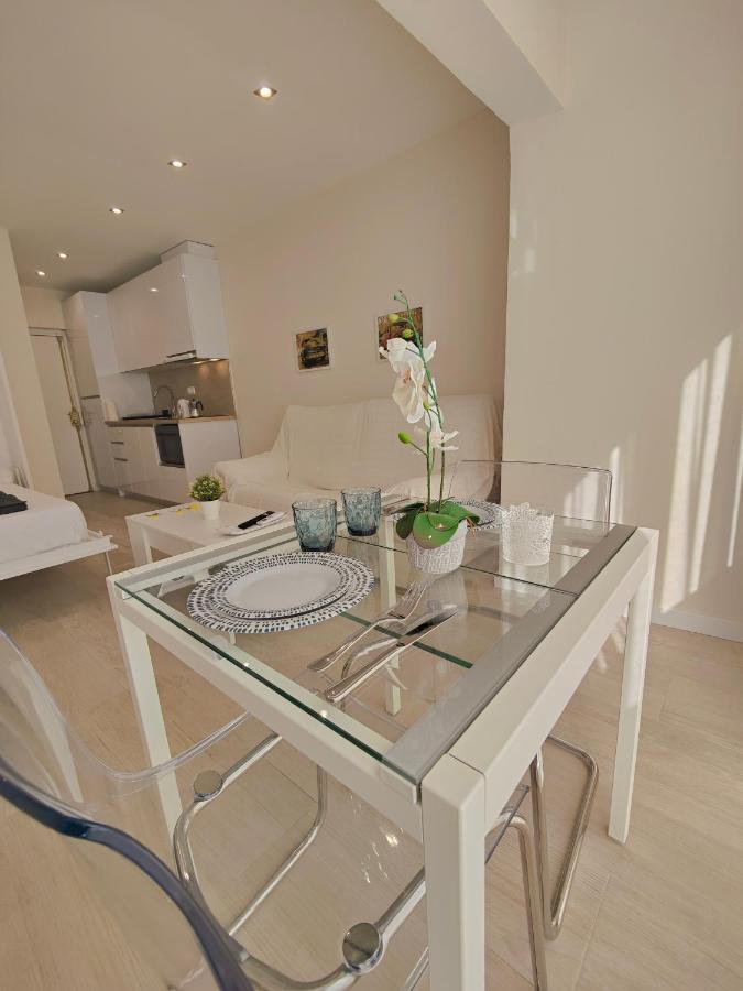 Coconut Begona Studio City Center By Namaste Elite Torremolinos Exteriör bild